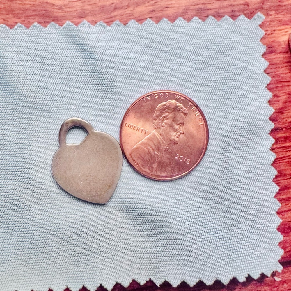 Tiffany & Co. Silver Heart Tag pendant authentic. - Picture 6 of 8